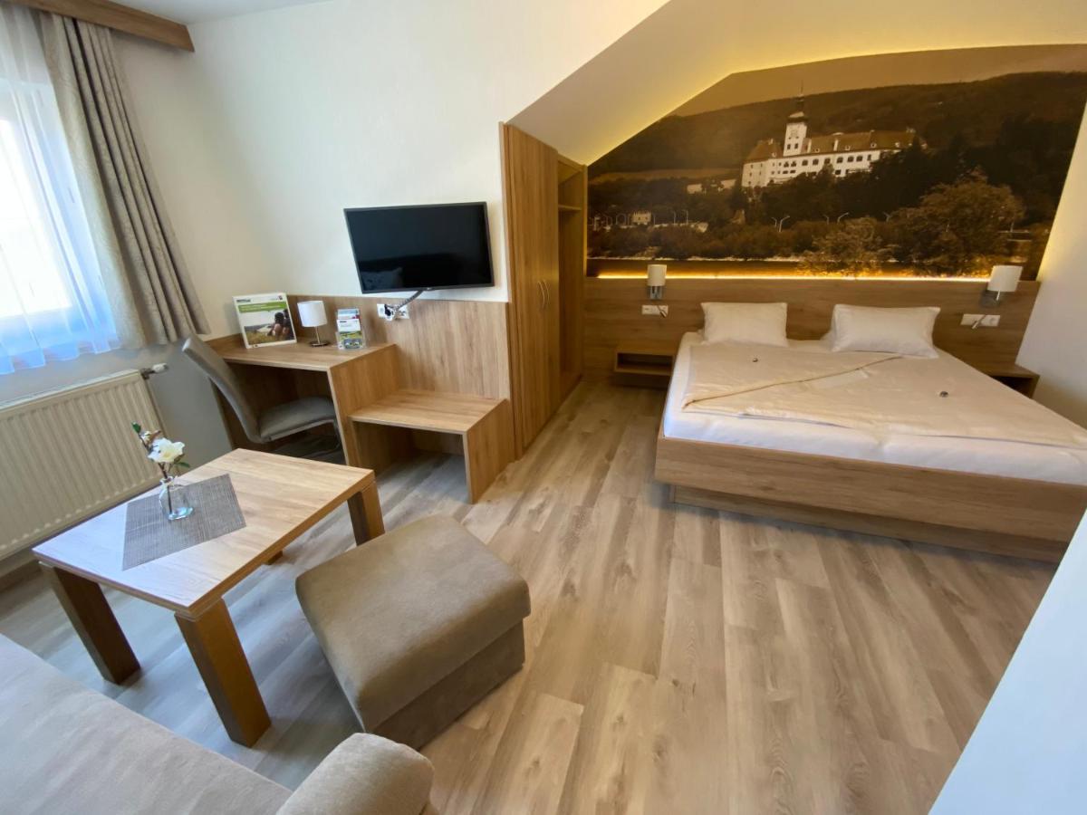 Privatzimmer Und Ferienwohnungen Leeb 佩尔森贝格 外观 照片