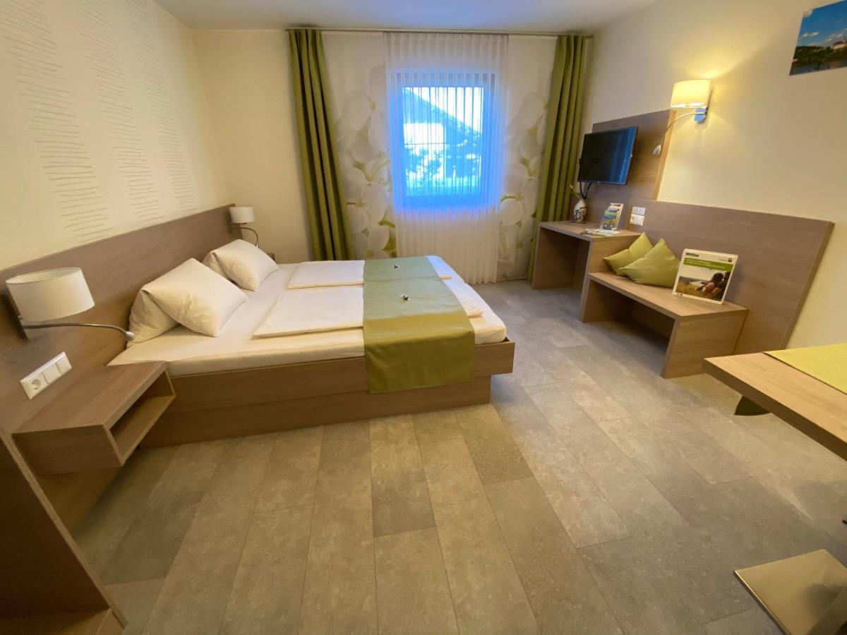 Privatzimmer Und Ferienwohnungen Leeb 佩尔森贝格 外观 照片