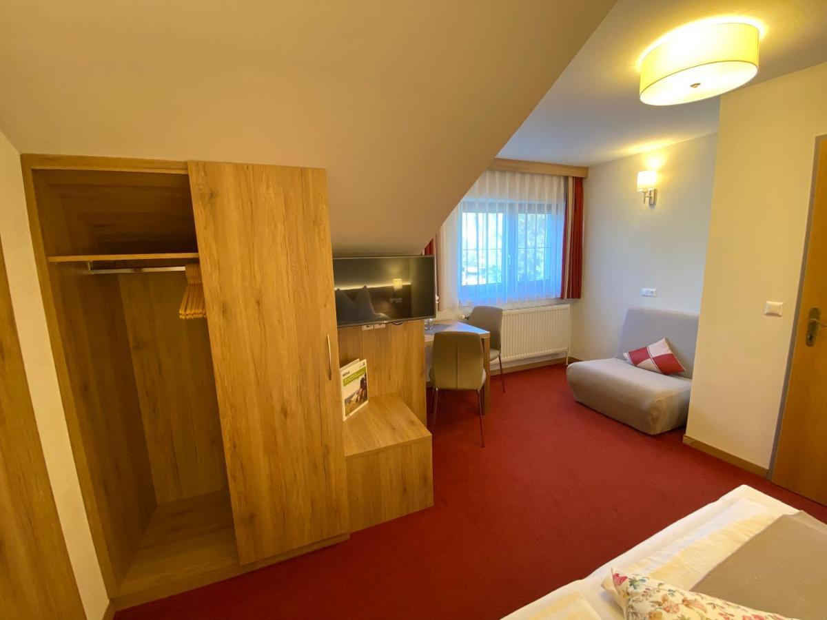 Privatzimmer Und Ferienwohnungen Leeb 佩尔森贝格 外观 照片