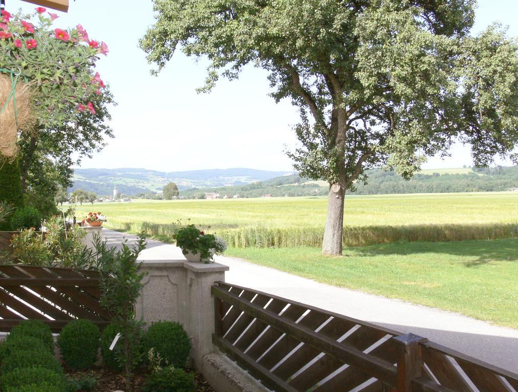 Privatzimmer Und Ferienwohnungen Leeb 佩尔森贝格 外观 照片