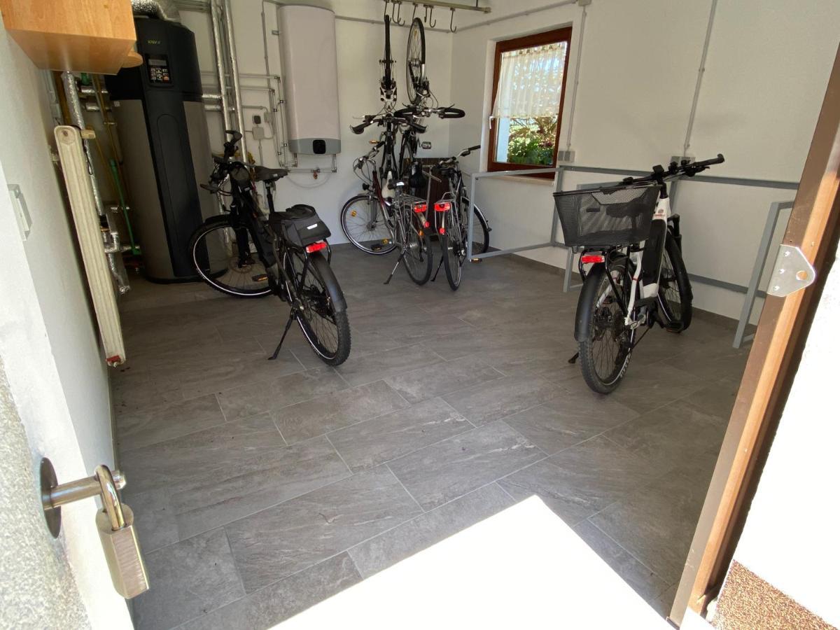 Privatzimmer Und Ferienwohnungen Leeb 佩尔森贝格 外观 照片