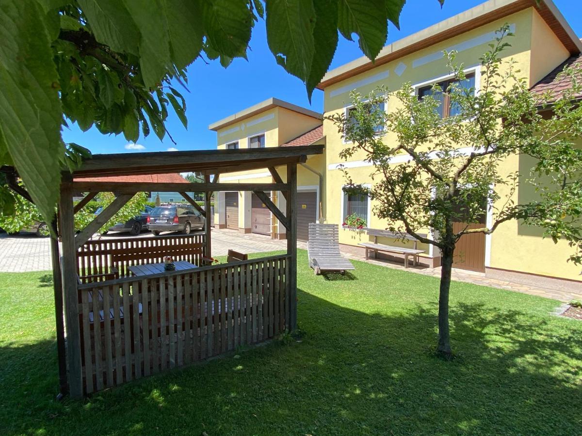 Privatzimmer Und Ferienwohnungen Leeb 佩尔森贝格 外观 照片