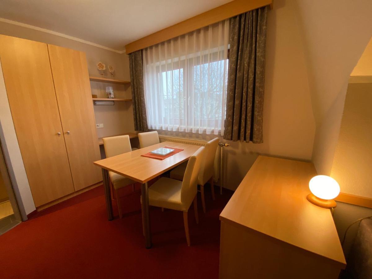 Privatzimmer Und Ferienwohnungen Leeb 佩尔森贝格 外观 照片