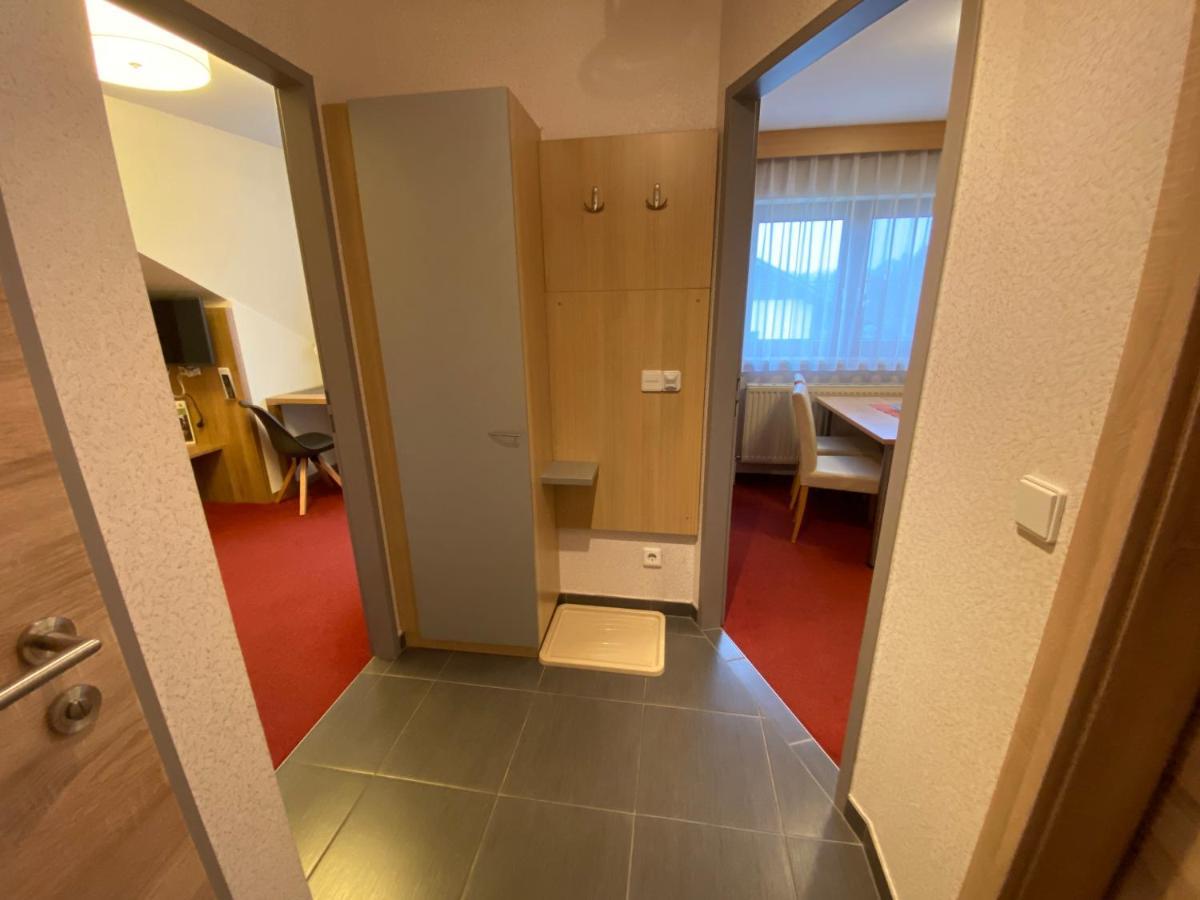 Privatzimmer Und Ferienwohnungen Leeb 佩尔森贝格 外观 照片