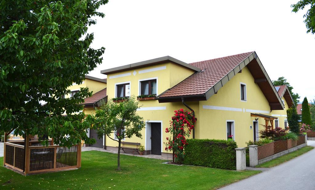 Privatzimmer Und Ferienwohnungen Leeb 佩尔森贝格 外观 照片